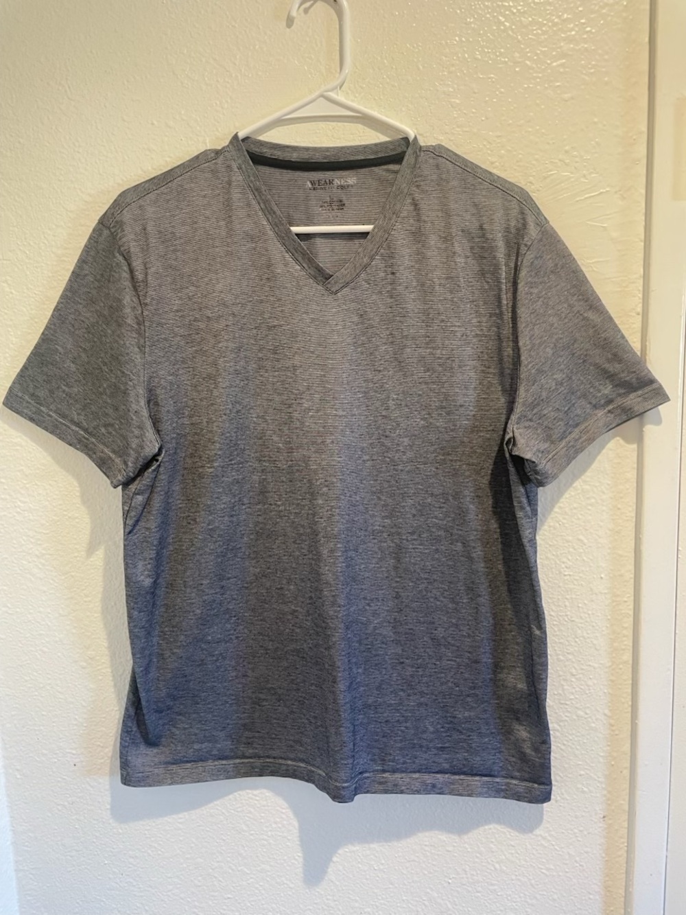 🌟 Awearness Kenneth Cole Heathered Gray Micro Stripe V-Neck Tee L